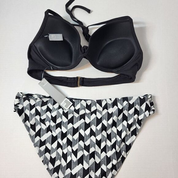 Two Piece Swimsuit / J.C. Penney - Picture 2 of 7